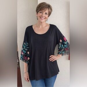 Kim & Cami Black Jersey Knit Top Embroidered Floral Flutter Sleeves Size 3X